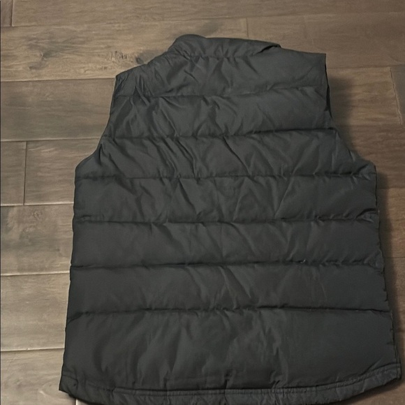 American Eagle Outfitters wonens Black Puffer Vest size medium - Picture 4 of 6